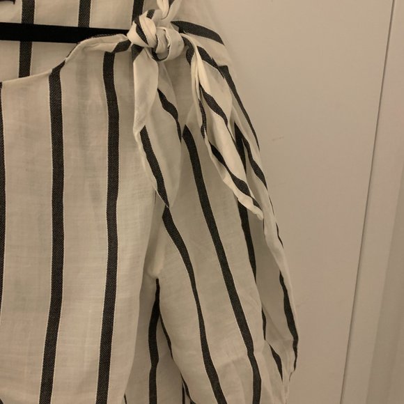 Black/While Zara blouse - Picture 2 of 4